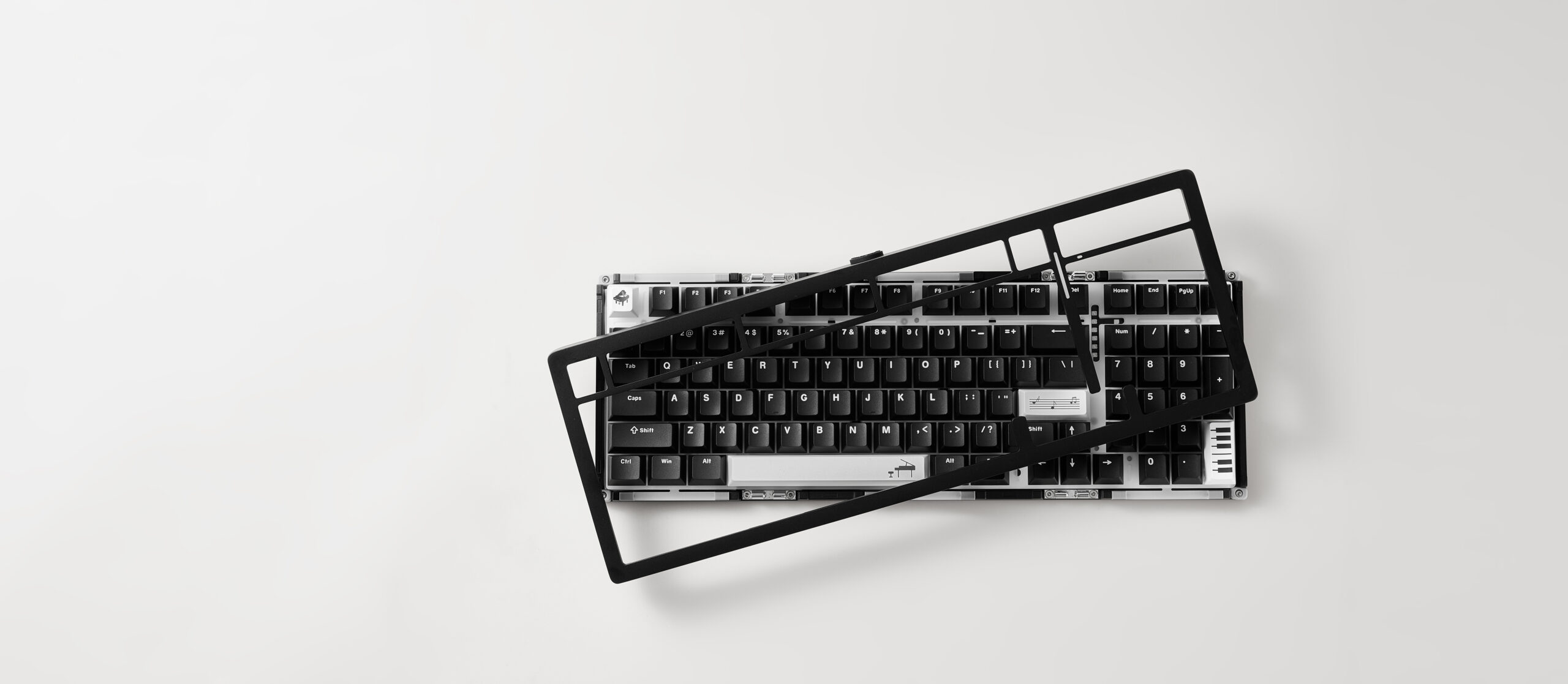 Ban-phim-co-MonsGeek-M2-V5-VIA-Black-Piano-Themed-2