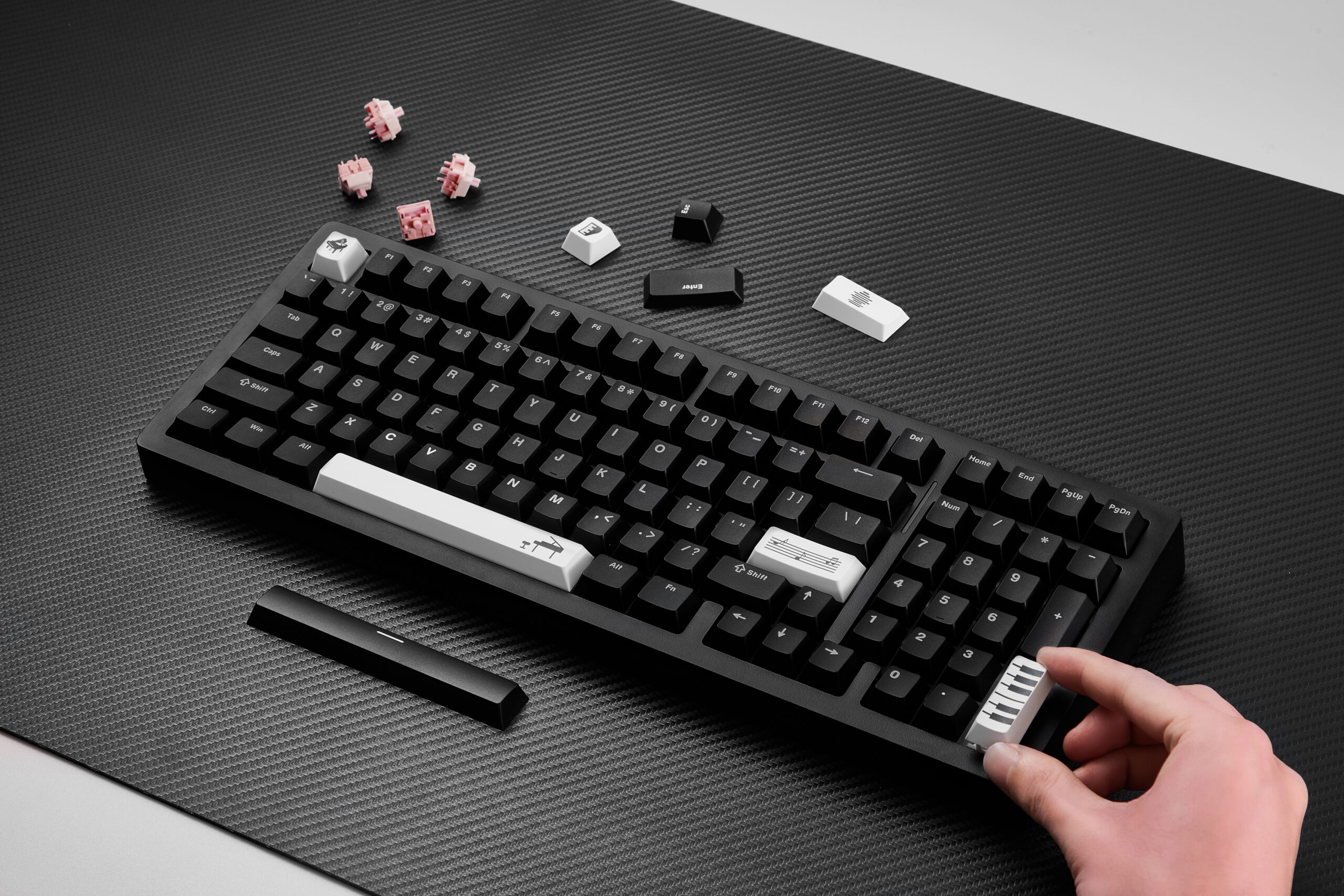 Ban-phim-co-MonsGeek-M2-V5-VIA-Black-Piano-Themed-6